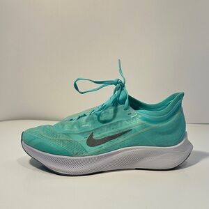 Nike Women's Aqua Athletic Shoes